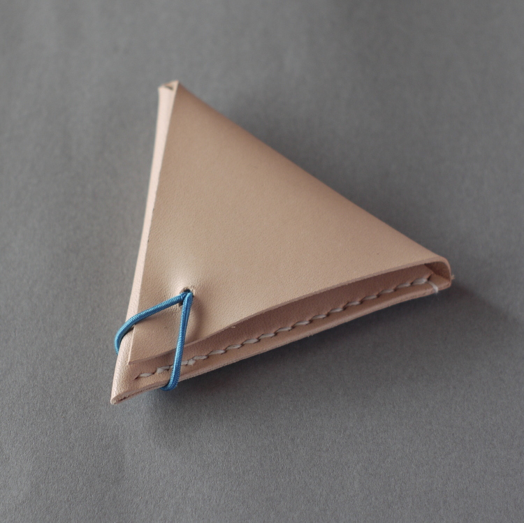 kumosha leather coin case triangle