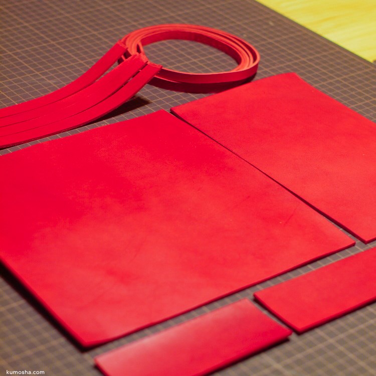 真っ赤な栃木レザーからサドルバッグを作る